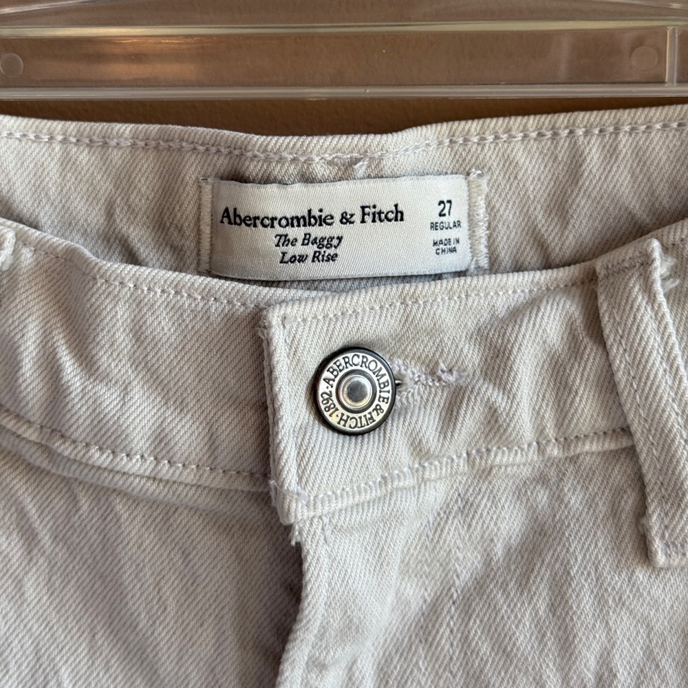 Abercrombie The Baggy Low Rise Jean, Denim, 27 Regular - Picture 3 of 6